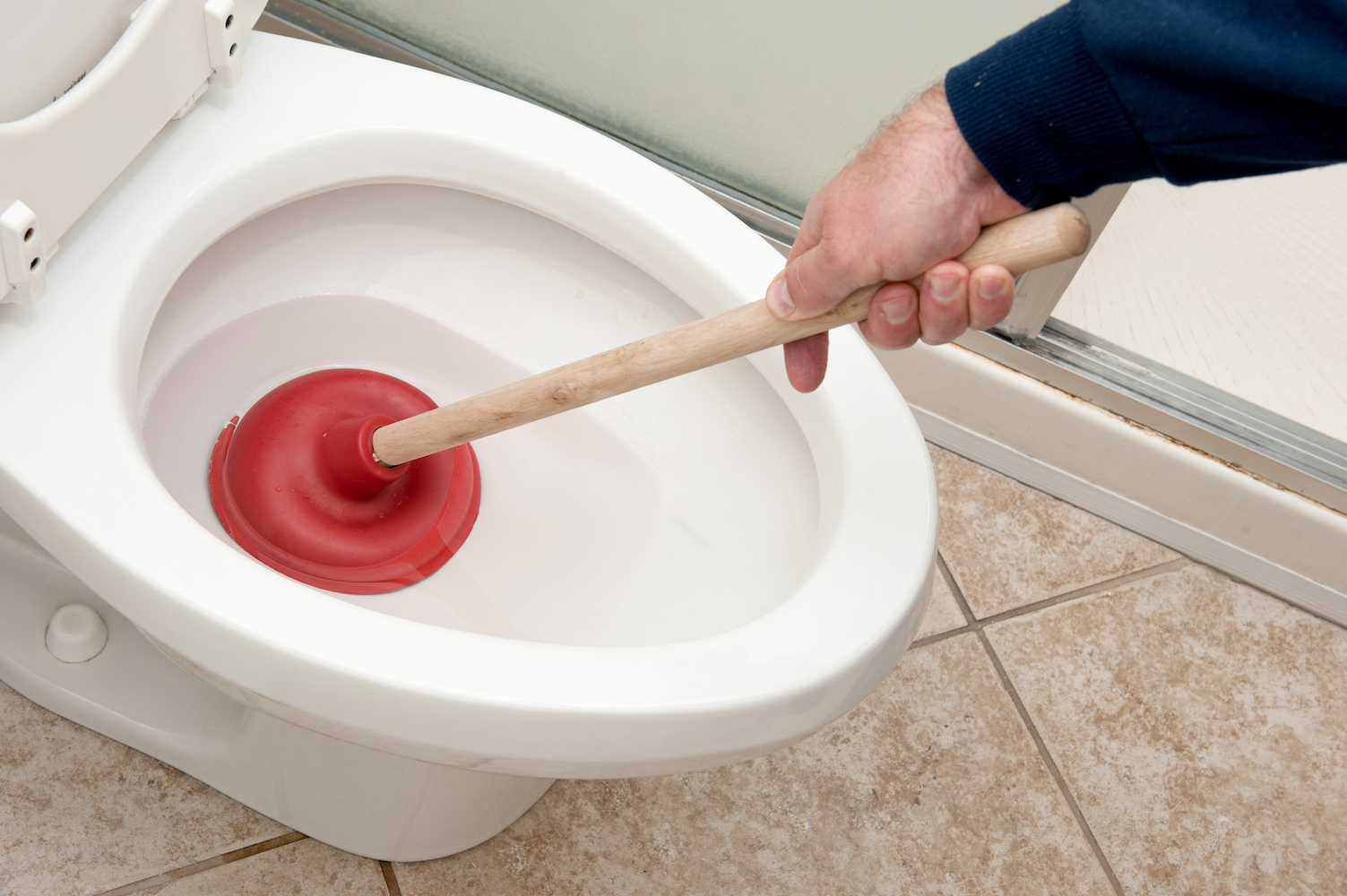 How to Snake a Toilet: Clear a Toilet Clog - So Easy! 